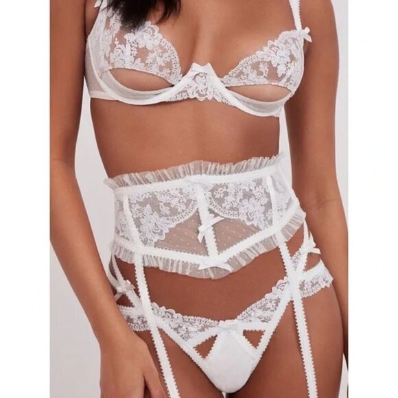 💕FOR LOVE & LEMONS💕 Love Story Garter Belt ~ White Lace *FLAWED No String Tie* - Picture 7 of 15